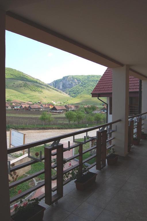 Pension Laura Cheile Turzii Petreştii de Jos Exterior foto